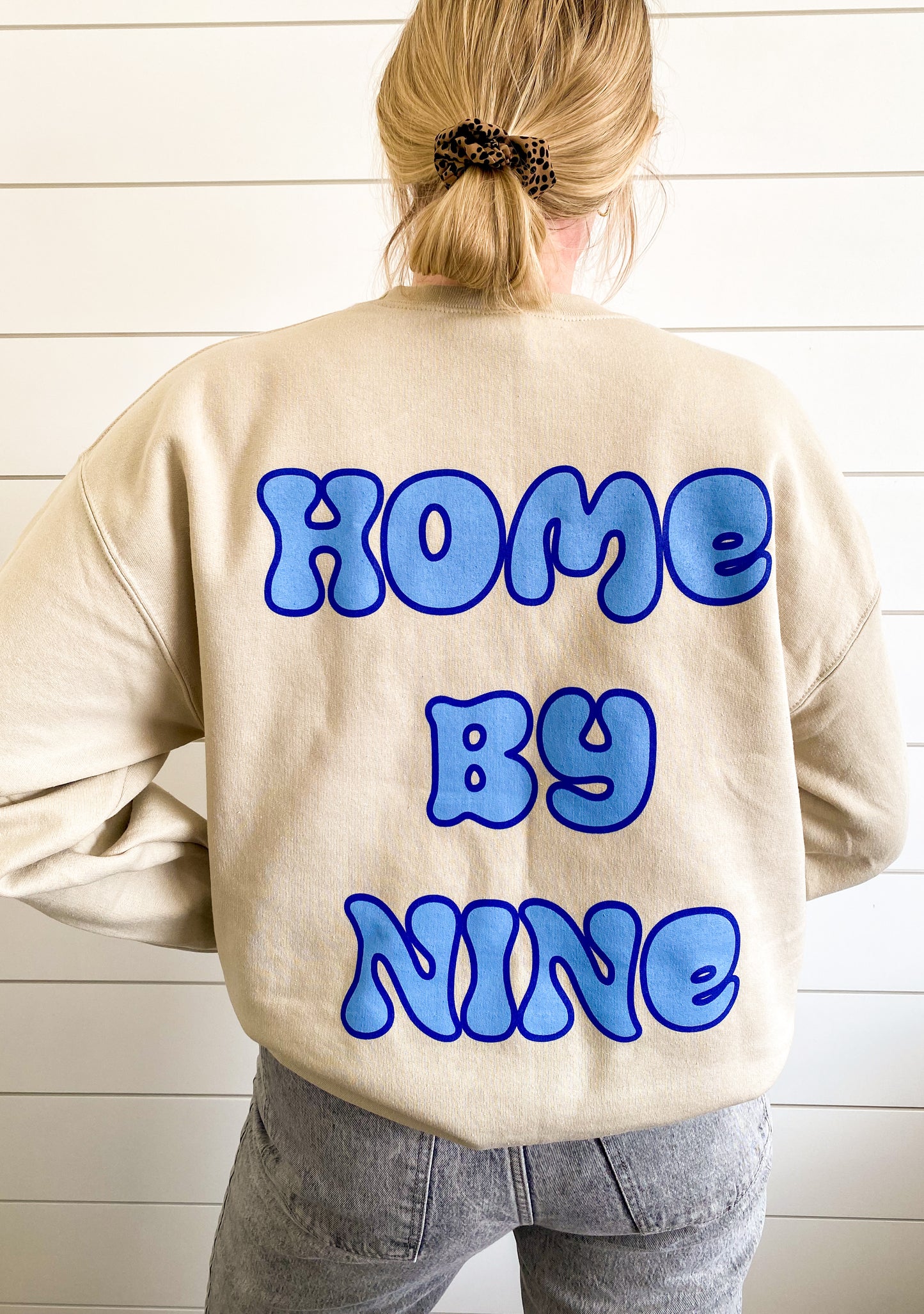 home by nine crewneck (sand)